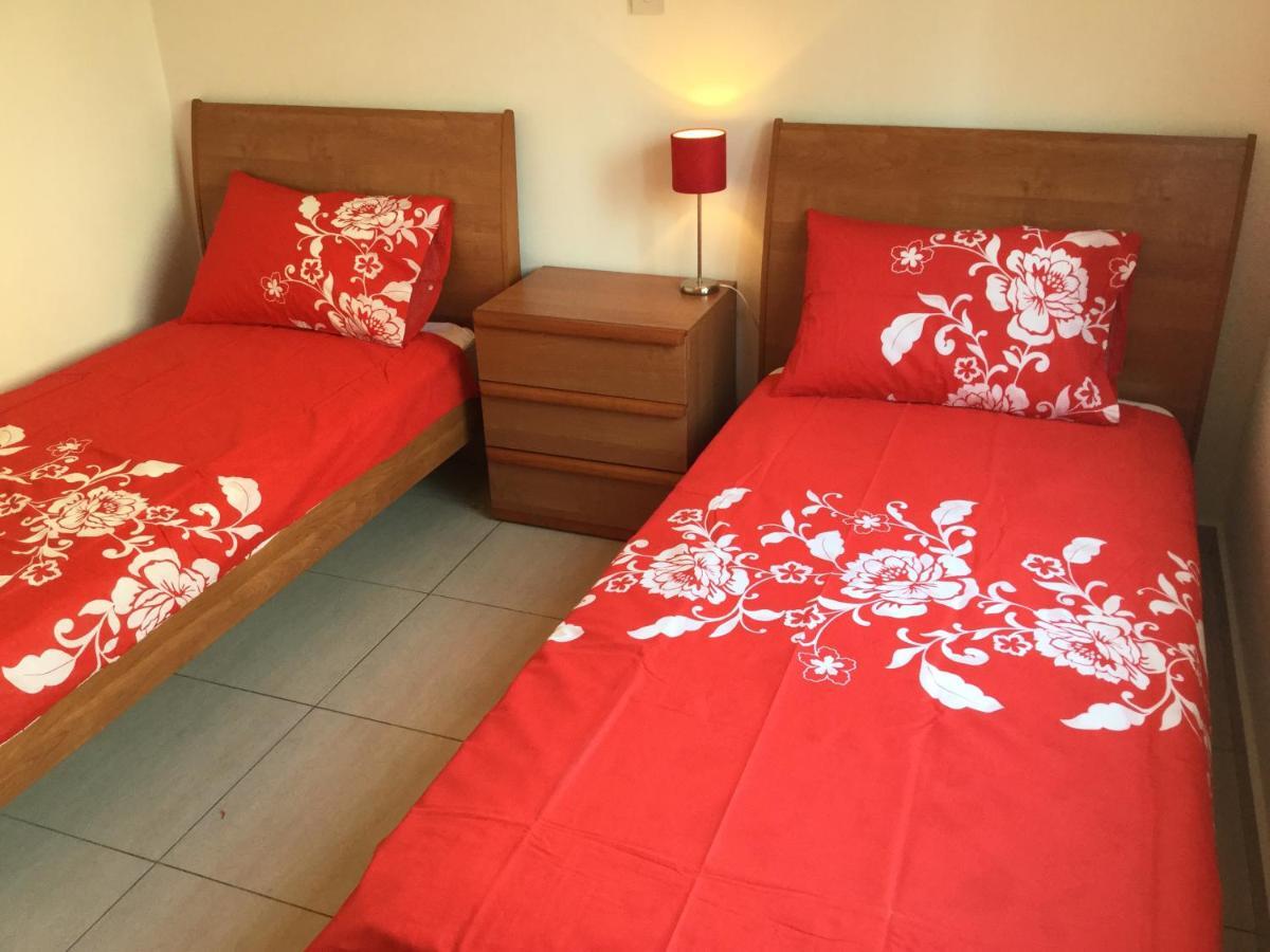 Poolside 2 Bedroom Apt, Paphos Riviera, Universal Area エクステリア 写真