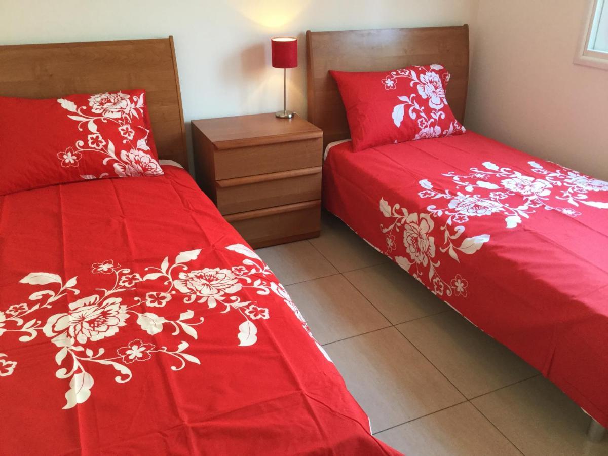 Poolside 2 Bedroom Apt, Paphos Riviera, Universal Area エクステリア 写真